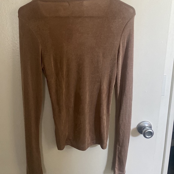 Never worn long sleeve trendy brown top - Picture 3 of 3